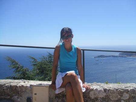 Ann mAud...